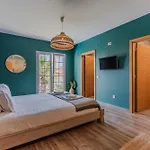 Sunrise - Retreat With Pool By Villa