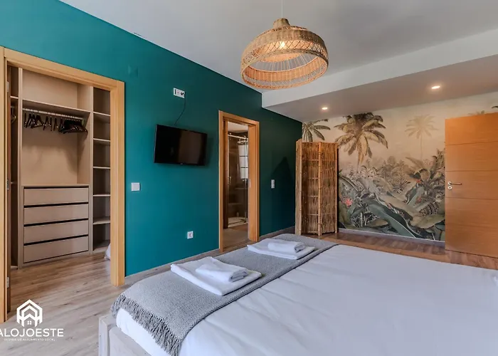 Sunrise - Retreat With Pool By