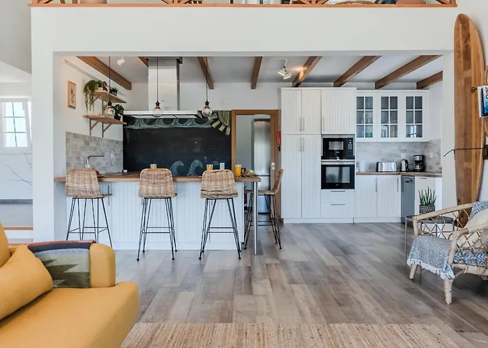 Sunrise - Retreat With Pool By * エリセイラ