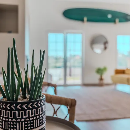 Sunrise - Retreat With Pool By Villa