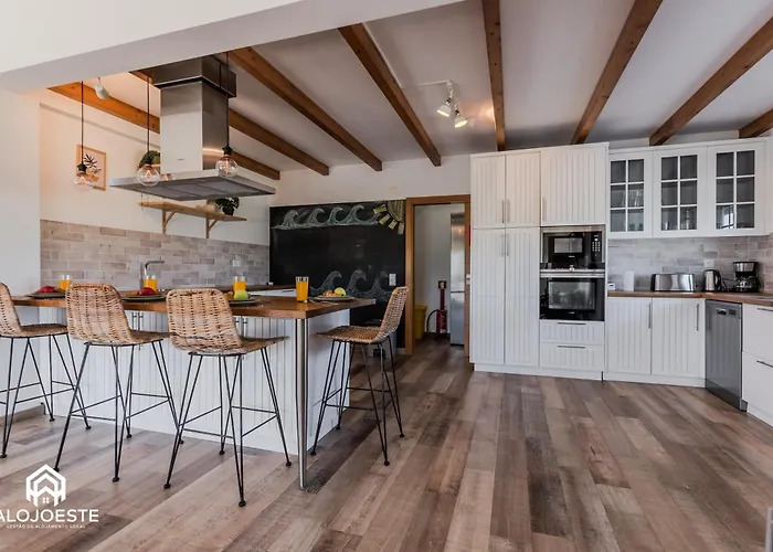 Sunrise - Retreat With Pool By Villa